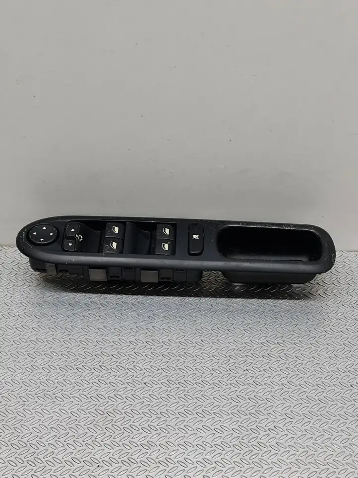 Peugeot 407 (2004 - 2011) 96468704XT Кнопка стеклоподъемников — фото 1