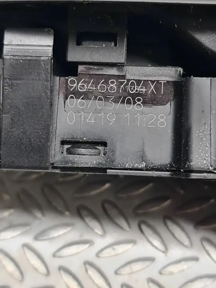Peugeot 407 (2004 - 2011) 96468704XT Кнопка стеклоподъемников — фото 5