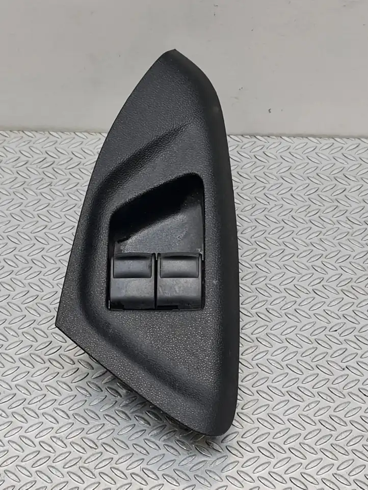 Toyota Aygo AB40 (2012 - 2014) 193114 Блок кнопок стеклоподъемников — фото 2
