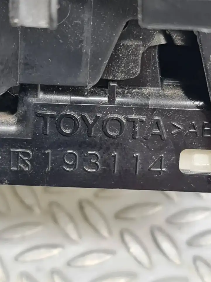 Toyota Aygo AB40 (2012 - 2014) 193114 Блок кнопок стеклоподъемников — фото 5