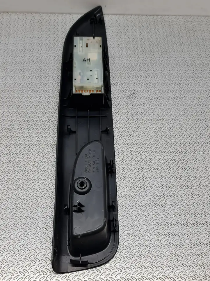 Nissan Micra (2010 - 2013) 809611HD6A Блок кнопок стеклоподъемников — фото 4