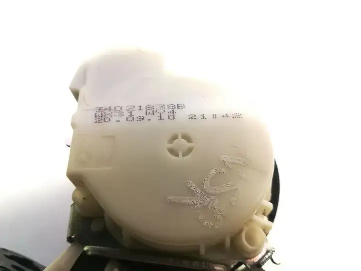 Ford Fiesta (2009 - 2012) 8V51-A611B69-AF Задний ремень безопасности — фото 4