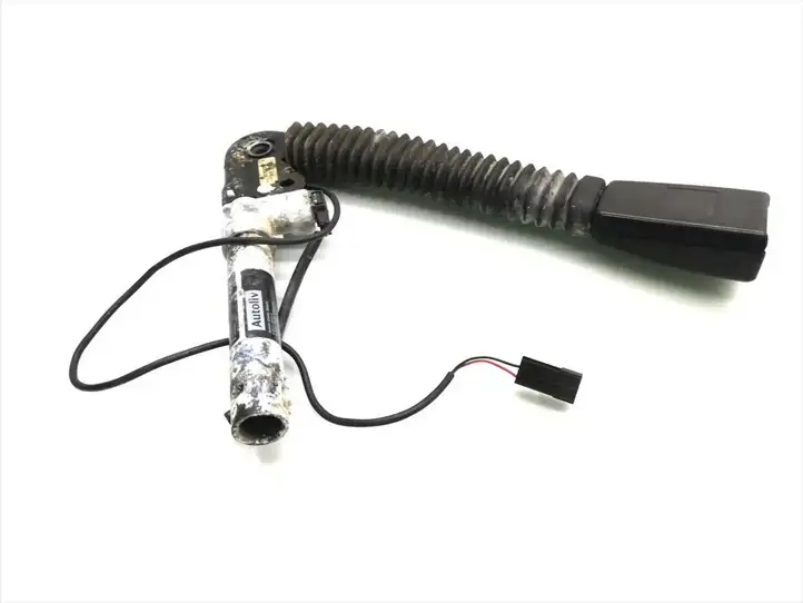 BMW 5 E39 (1996 - 2003) 7035848 Замок переднего ремня — фото 4