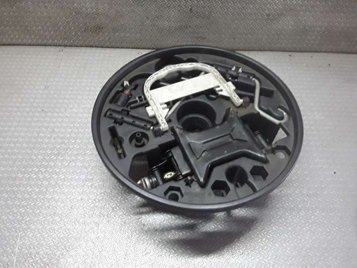 Renault Clio II (2001 - 2005)  8200122487 Комплект крепления