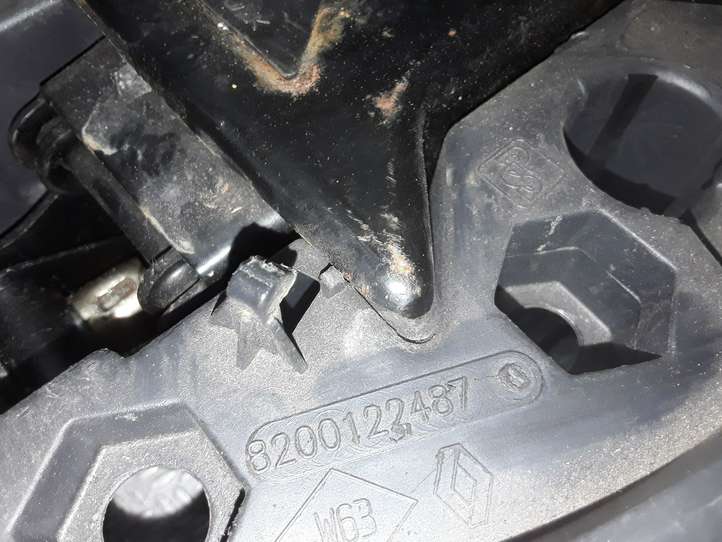 Renault Clio II (2001 - 2005)  8200122487 Комплект крепления