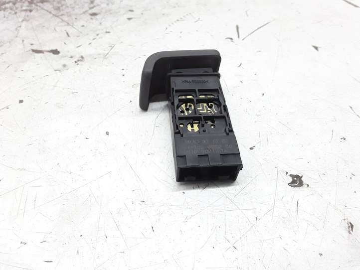 Land Rover Freelander (2003 - 2006)  YUE100550LNF Включатель противотуманных фар
