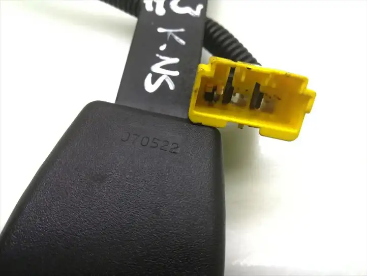 Hyundai Santa Fe (2005 - 2009) 88840-2B301 Замок переднего ремня — фото 4