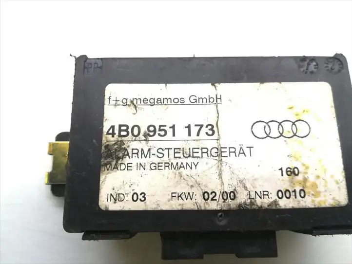 Audi A4 S4 B5 8D (1999 - 2001) 4B0951173 Блок управления сигнализацией — фото 5