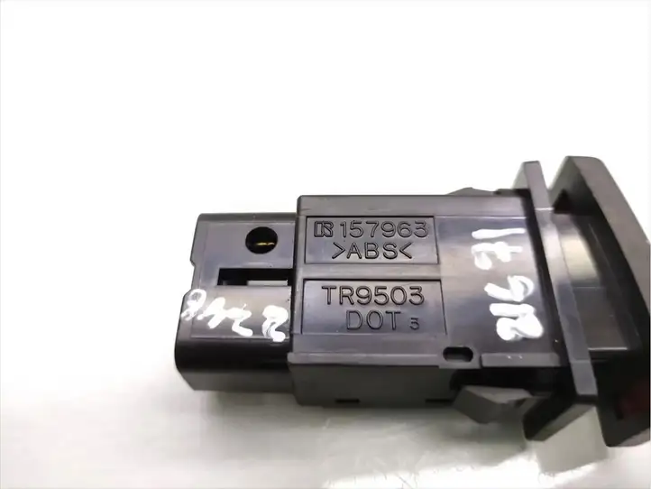 Toyota Avensis T250 (2006 - 2009) 157963 Включатель аварийных фонарей — фото 5