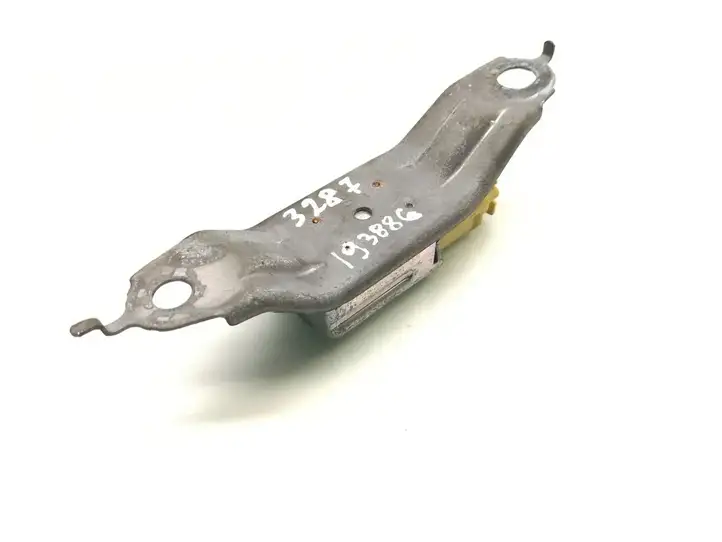 Toyota Prius (XW30) (2009 - 2015) 89833-47030 Датчик удара SRS — фото 3