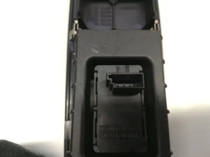 BMW 1 E81 E87 (2004 - 2011) 9163001 Кнопка стеклоподъемников — фото 4
