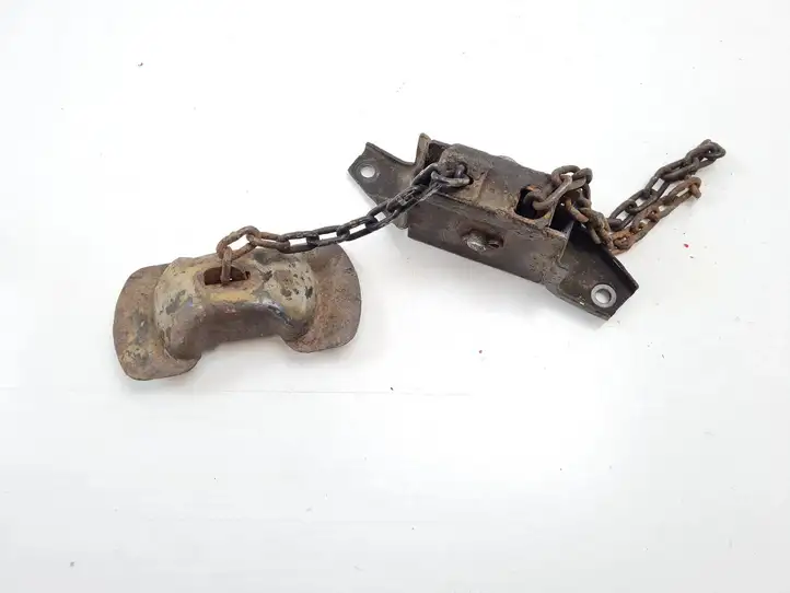 Isuzu D-Max (2002 - 2008)   Kронштейн крепления запасного колеса