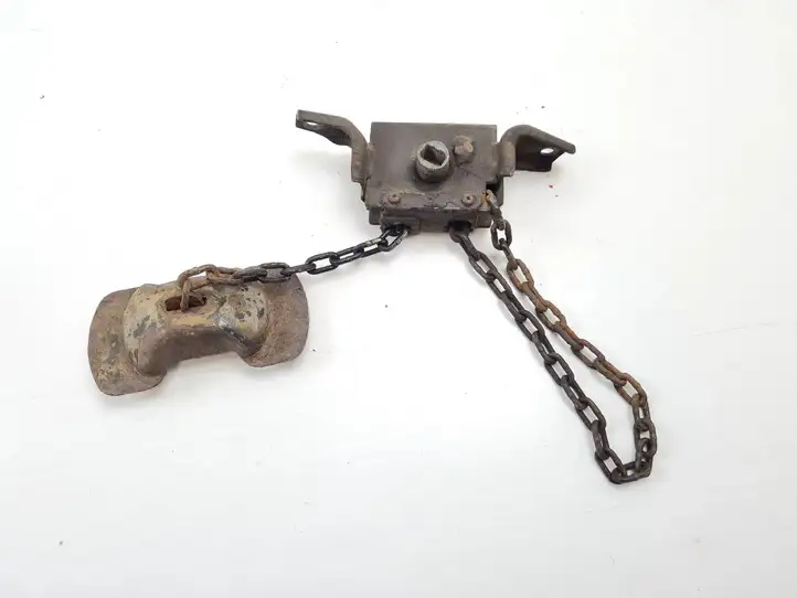 Isuzu D-Max (2002 - 2008)   Kронштейн крепления запасного колеса