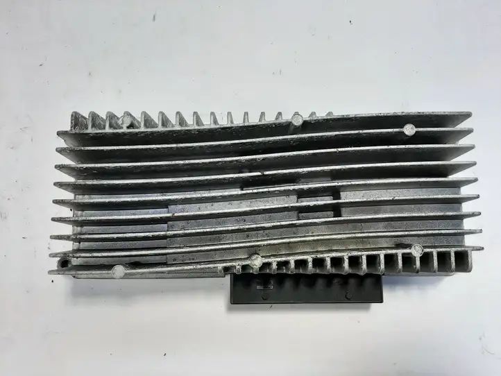 Audi A5 8T 8F (2007 - 2011) 8R0035223F Усилитель звука — фото 1