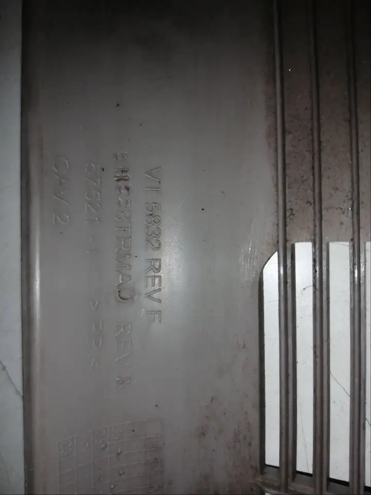 Jeep Grand Cherokee (WK) (2004 - 2010) VT5832 Прочие детали салона — фото 1
