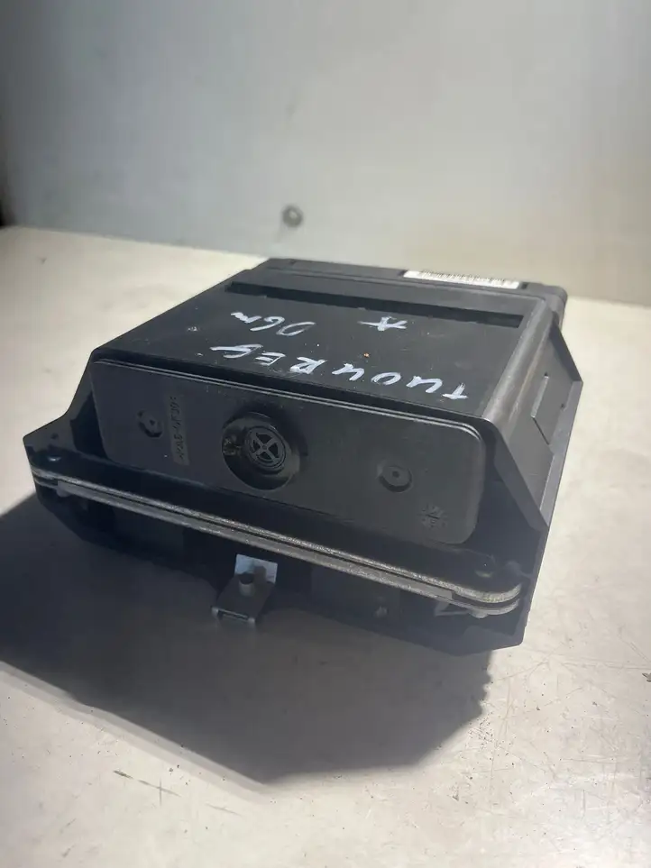 Volkswagen Touareg I (2002 - 2010)  7l0927131d Другая деталь салона