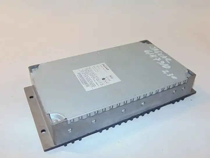 Jaguar XK (2009 - 2011)  C2P20384 Звукоусилитель