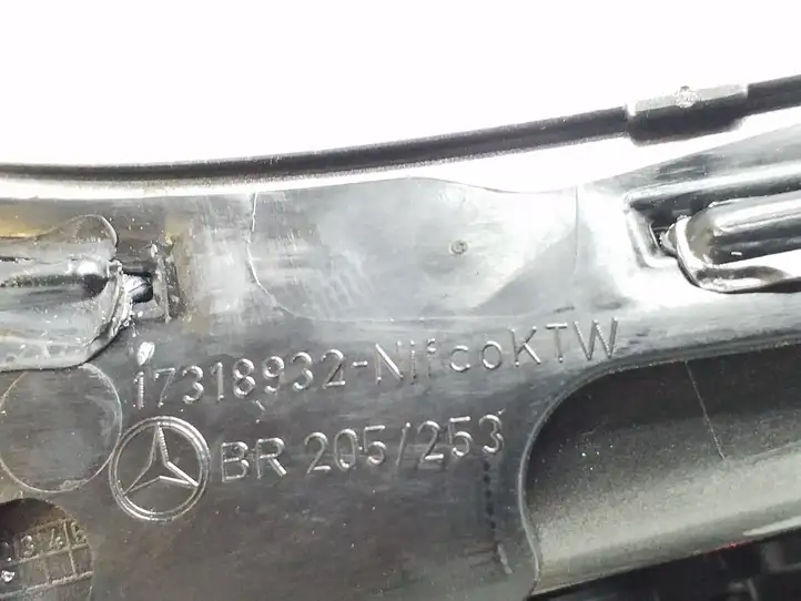 Mercedes-Benz C W205 (2014 - 2021) A2056804303 Прочие детали салона — фото 6