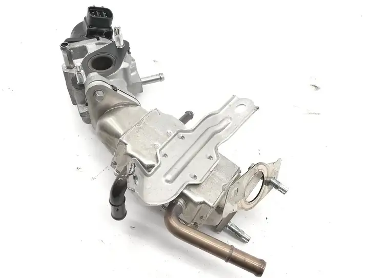 Toyota Yaris (2014 - 2019) 2205000020 Охладитель клапана EGR — фото 3