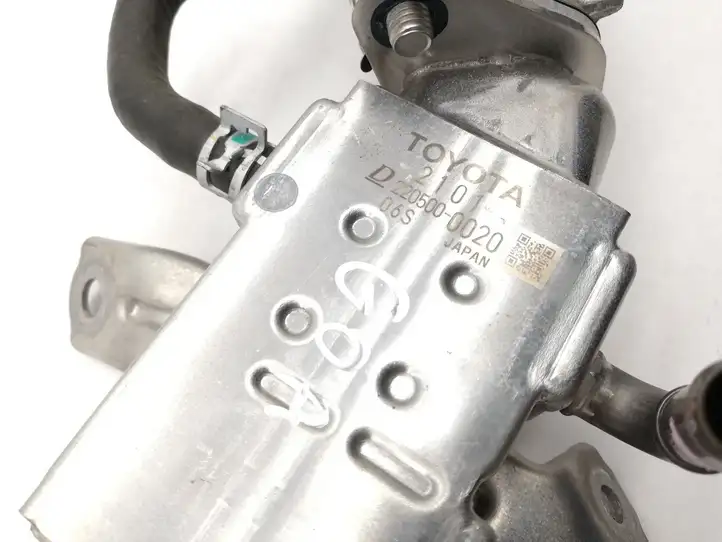 Toyota Yaris (2014 - 2019) 2205000020 Охладитель клапана EGR — фото 3