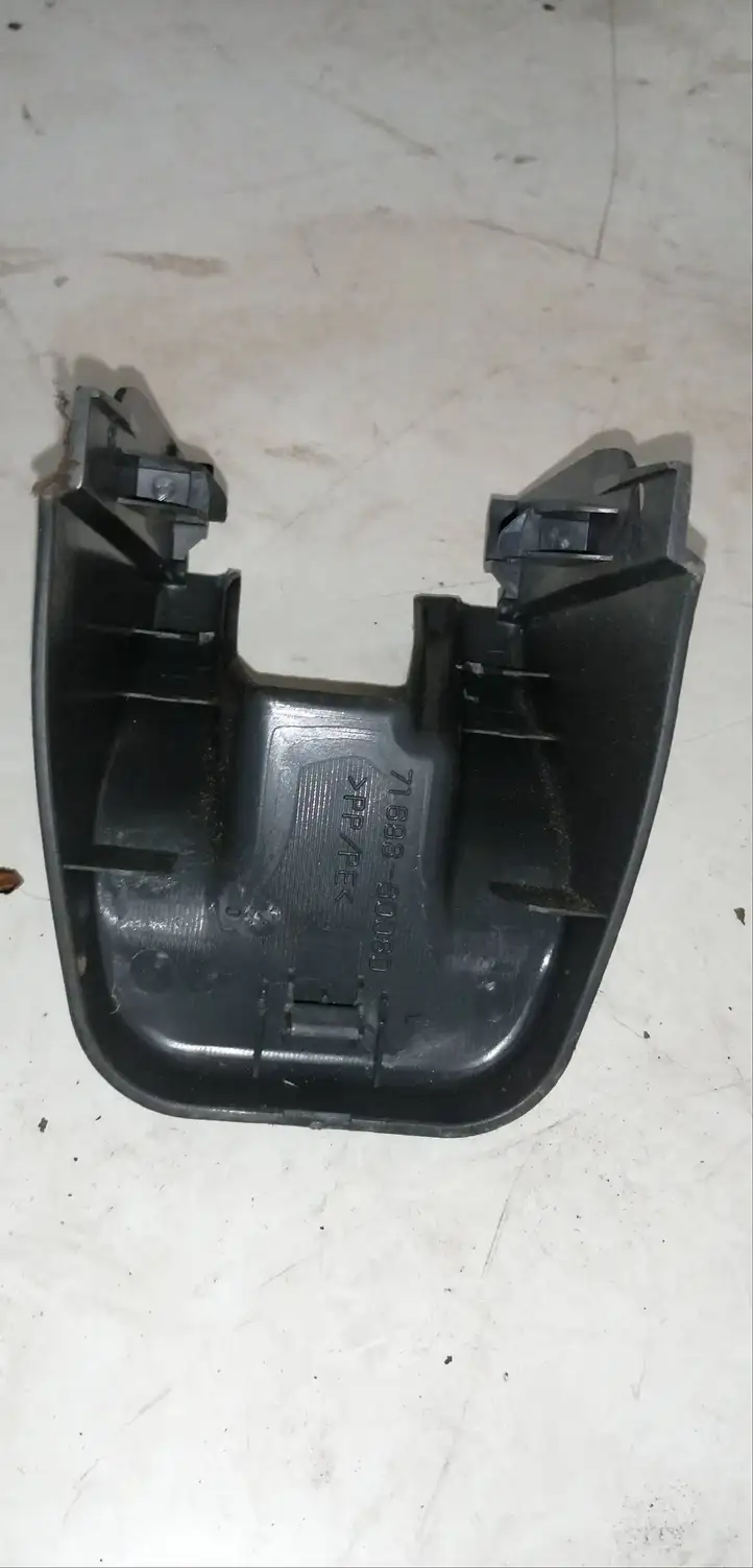 Toyota Land Cruiser (J120) (2002 - 2009) 71698 60080 Прочие детали салона — фото 5