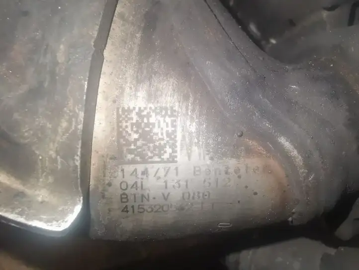 Volkswagen Golf VII (2013 - 2019) 04L131512 Охладитель клапана EGR — фото 3