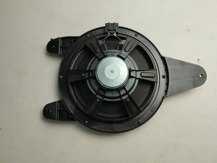 Audi A4 S4 B9 8W (2019 - ) 8W5035412 Сабвуфер — фото 3