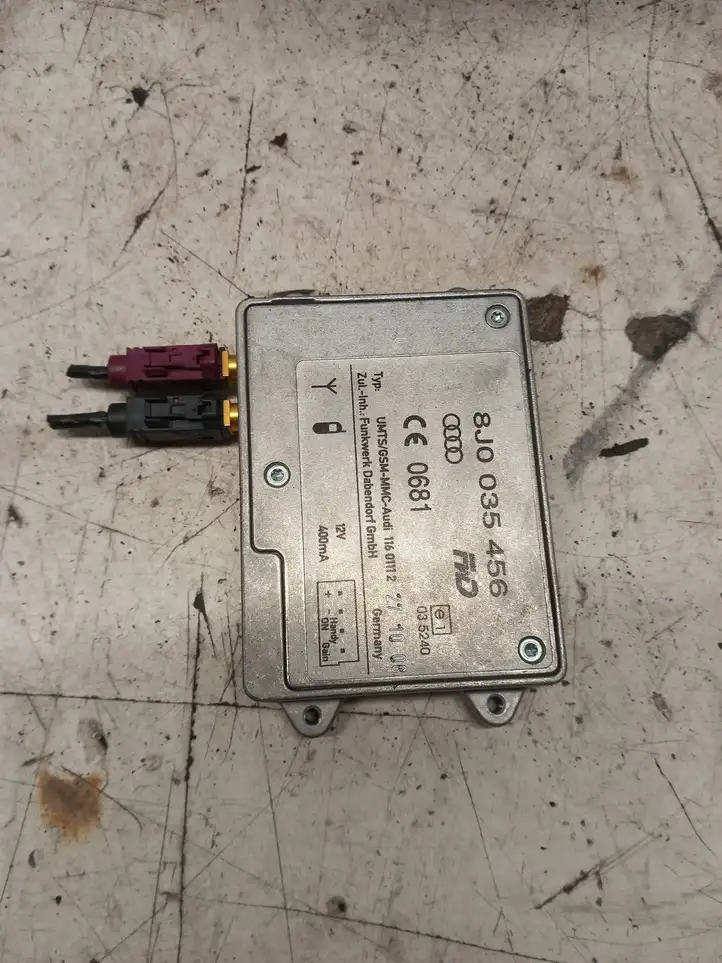 Audi Q5 (2008 - 2012)  8J0035456 Усилитель антенны