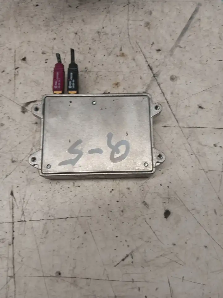 Audi Q5 (2008 - 2012)  8J0035456 Усилитель антенны