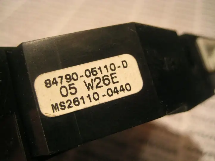 Toyota Avensis T250 (2006 - 2009) 84790-05110-D Кнопка обогрева стекла — фото 5