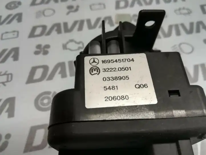 Mercedes-Benz B-class W245 (2005 - 2008) 1695451704 Включатель фонарей — фото 4