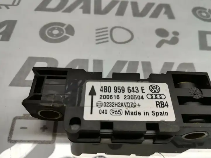 Audi A3/S3 8P (2004 - 2008) 4B0959643E Датчик удара SRS — фото 4