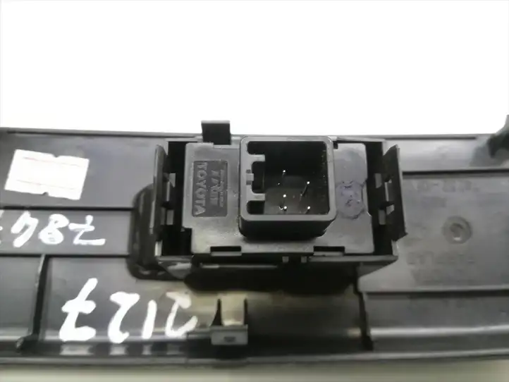Toyota Corolla Verso E121 (2004 - 2007) 74232-0F030 Кнопка стеклоподъемников — фото 4