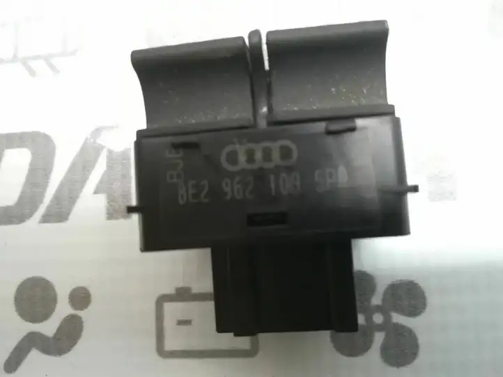 Audi A4 S4 B5 8D (1999 - 2001) 8E2962109 Включатель сигнализации — фото 4