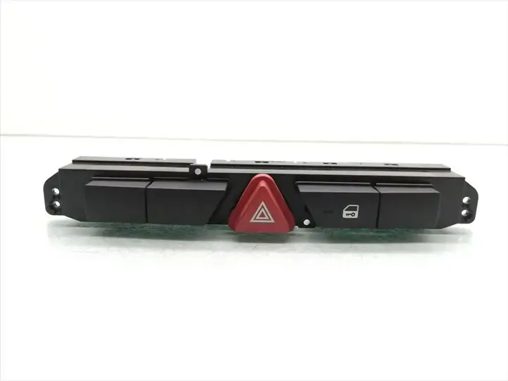 Kia Ceed (2010 - 2012) 93700-1H900 Включатель аварийных фонарей — фото 1