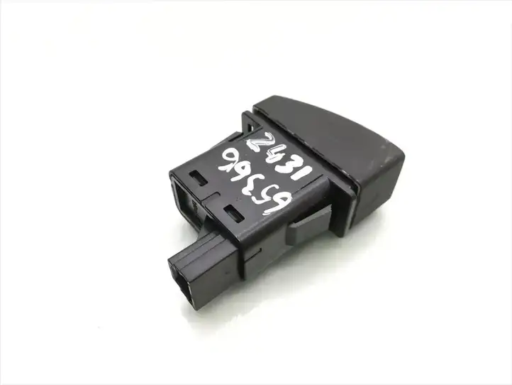 Volvo V50 (2004 - 2008) GKL1664H0 Включатель аварийных фонарей — фото 4