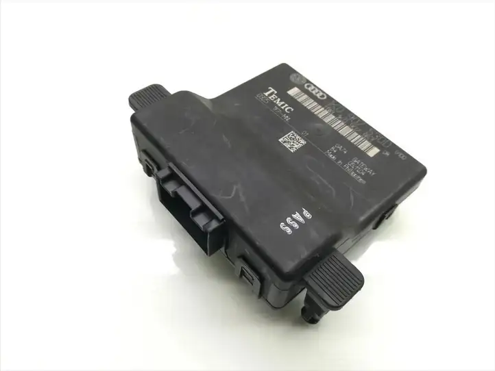 Audi A3/S3 8P (2004 - 2008) 1K0907530D Прочие блоки управления — фото 2