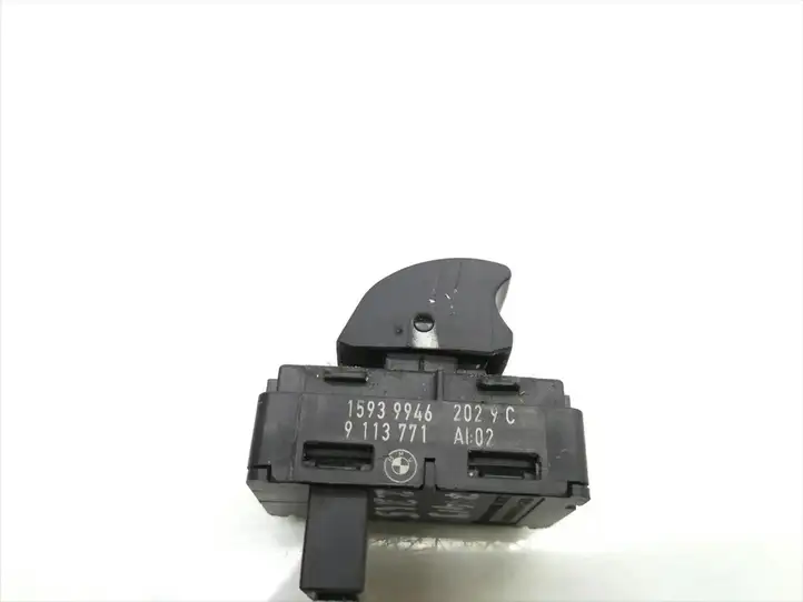 BMW 5 E60 E61 (2004 - 2010) 9113771 Кнопка стеклоподъемников — фото 5