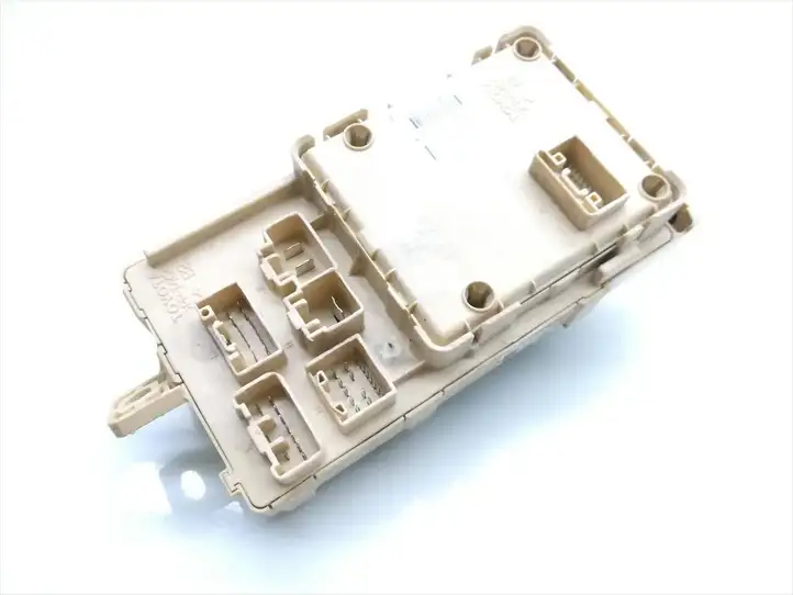 Toyota Avensis T250 (2003 - 2006) 82641-CA020 Блок предохранителей — фото 4