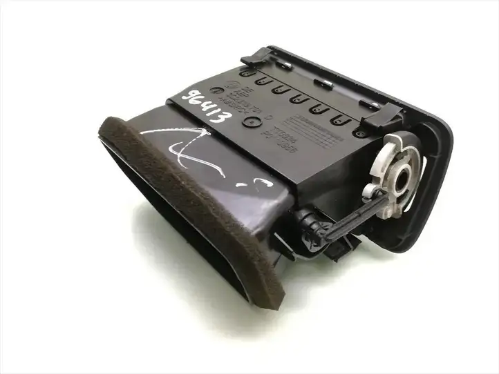 Volkswagen PASSAT B6 (2005 - 2010) 3C2819701D Боковой воздушный дефлектор — фото 3