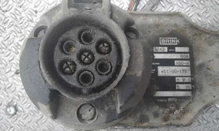 Opel Zafira (1999 - 2003)  E11001757 Комплект крюка