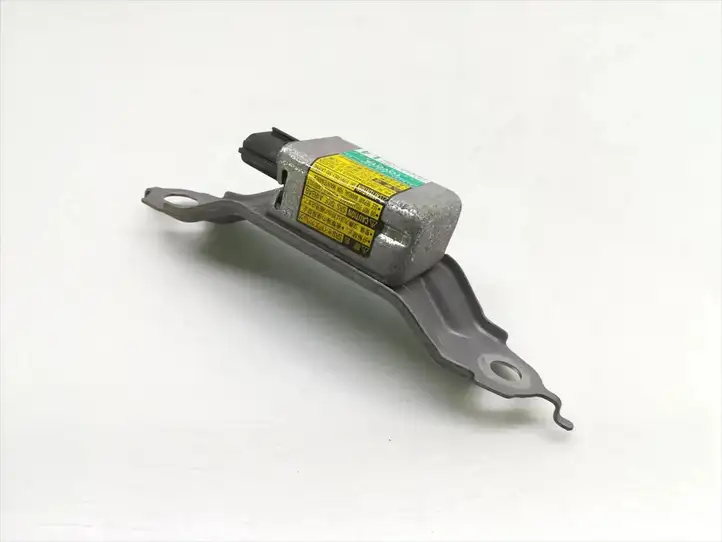 Toyota Prius (XW20) (2003 - 2009) 89834-47020 Датчик удара SRS — фото 3