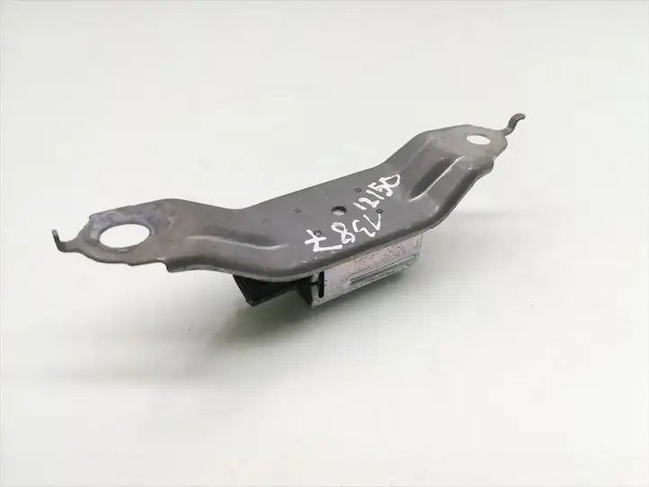 Toyota Prius (XW20) (2003 - 2009) 89834-47020 Датчик удара SRS — фото 4