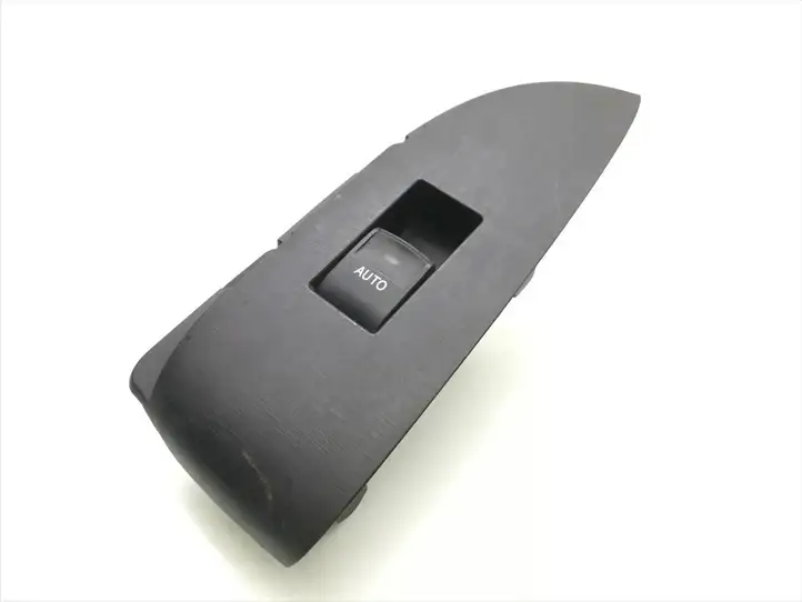 Toyota Prius (XW30) (2009 - 2015) 74271-47060 Блок кнопок стеклоподъемников — фото 2