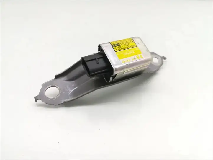 Toyota Prius (XW20) (2003 - 2009) 89833-47030 Датчик удара SRS — фото 1