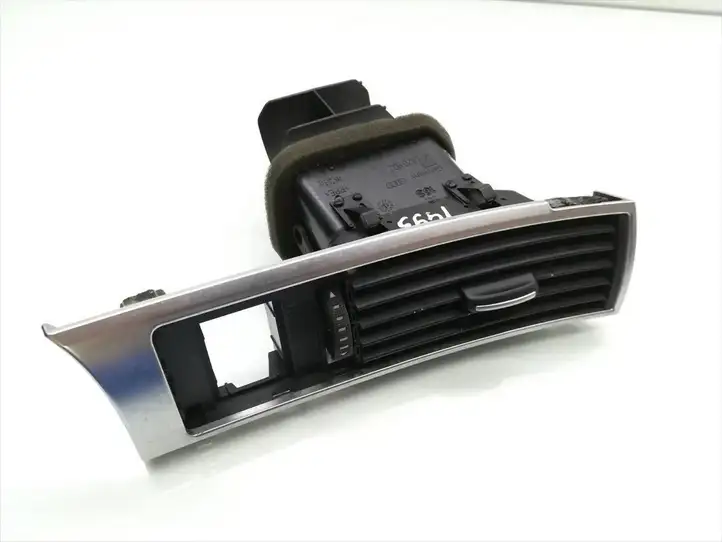 Audi A6 S6 C6 4F (2004 - 2008) 4F2820902D Боковой воздушный дефлектор — фото 1