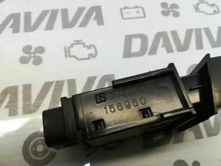Toyota Avensis T250 (2003 - 2006) 156960 Кнопка обогрева стекла — фото 4