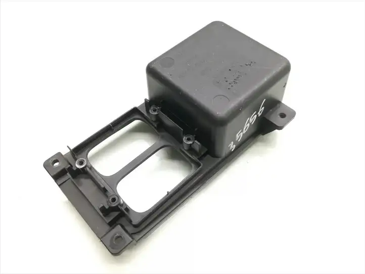 Chevrolet Captiva (2006 - 2011) 83410-SWA-UO10-M1 Отделка внутренней панели салона — фото 4