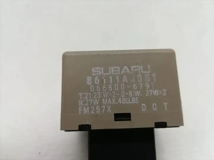 Subaru Outback (2009 - 2014) 86111AJ001 Реле стеклоочистителей — фото 5