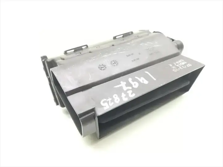 Citroen C5 (2008 - 2017) 9682533477 Боковой воздушный дефлектор — фото 3